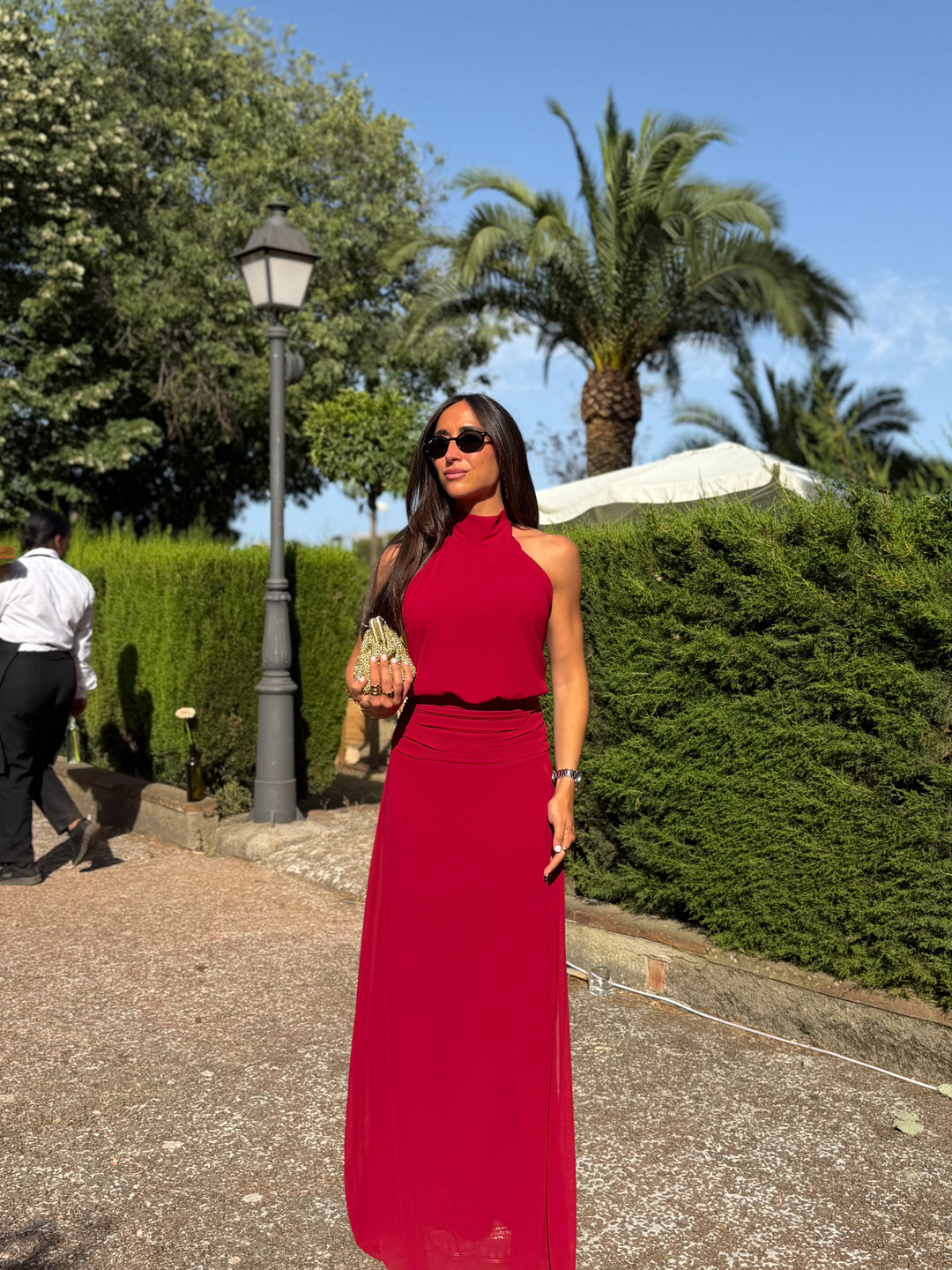 Vestido halter cintura drapeado burdeos