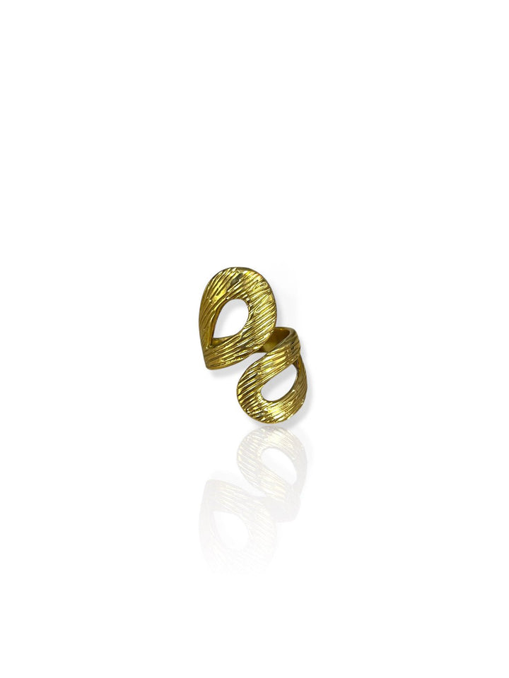 Anillo pétalos entrelazado dorado
