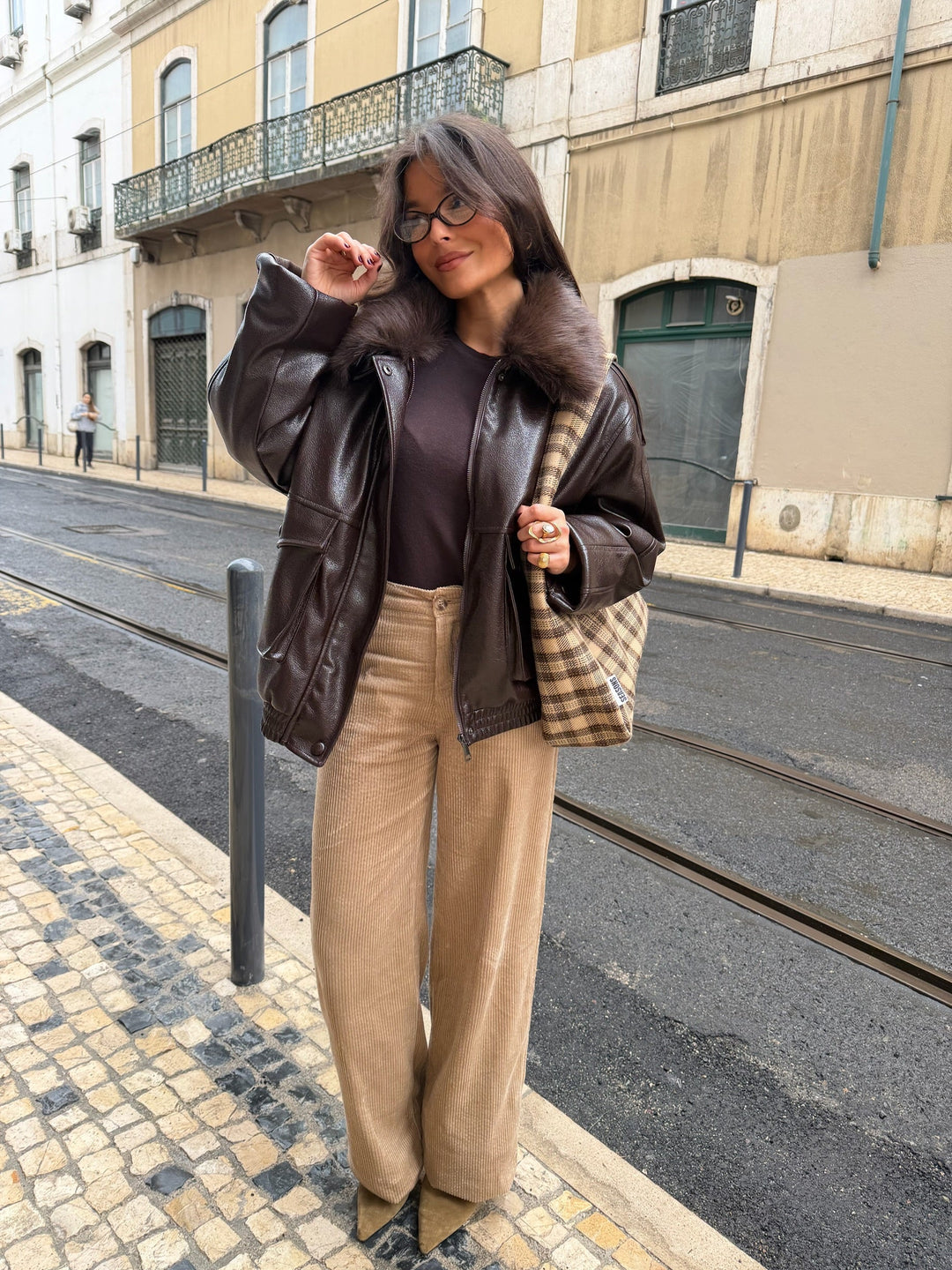 Pantalones de pana en beige