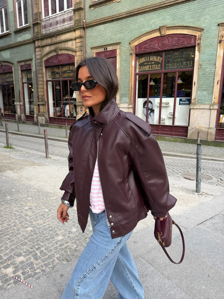 Jeans de denim con tachuelas