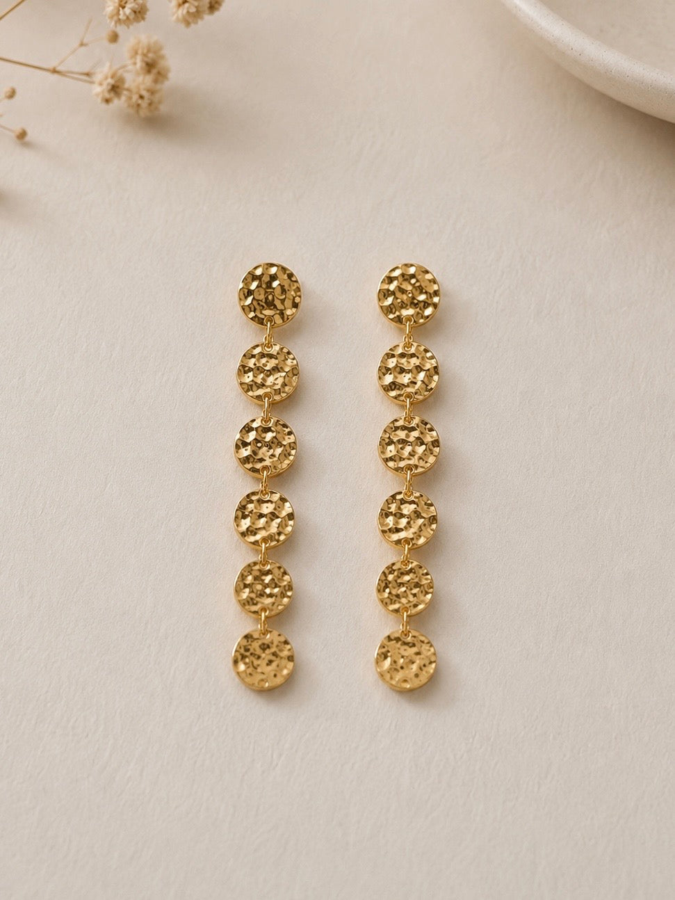 Pendientes cascada medallas dorados