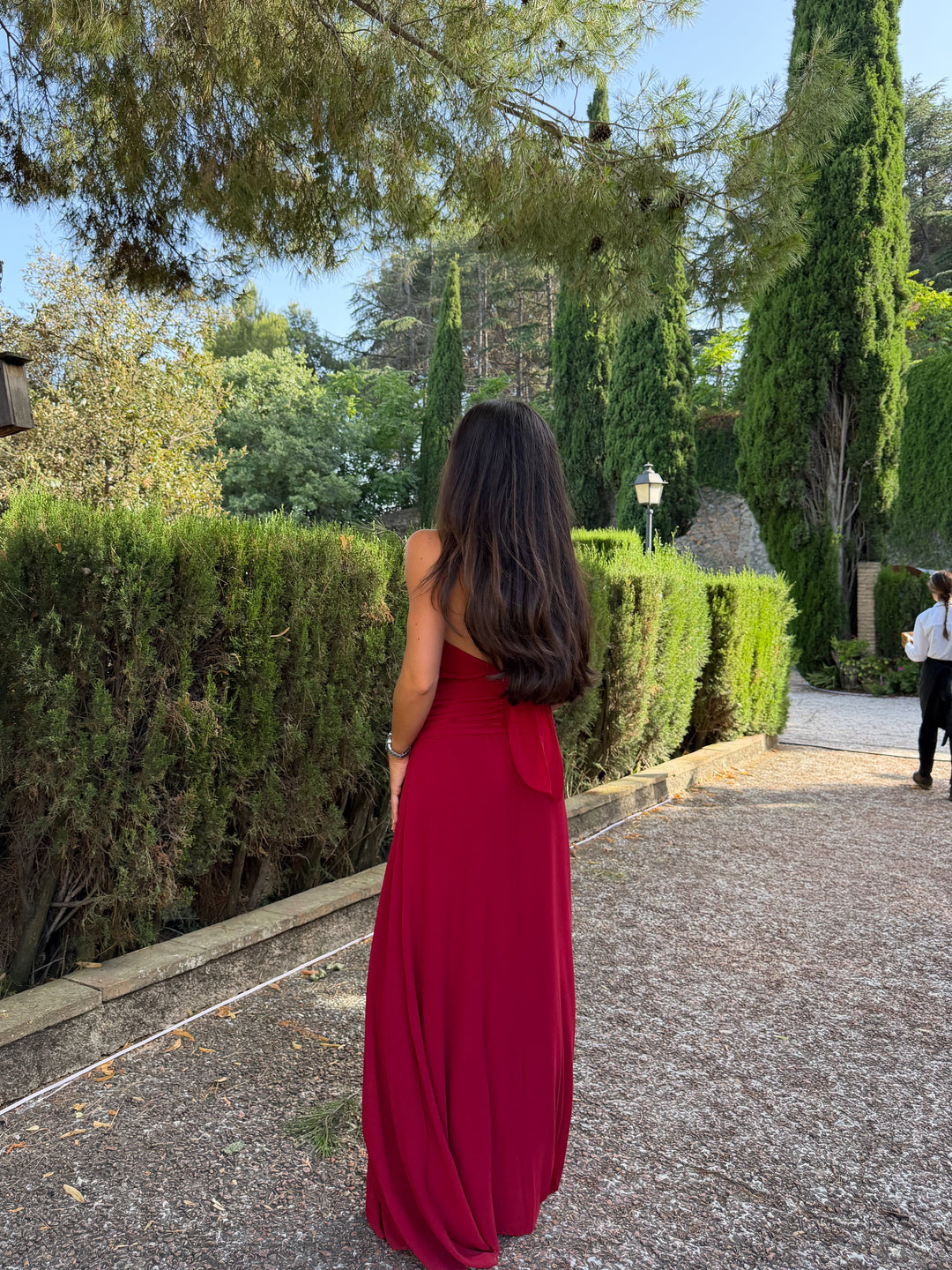 Vestido halter cintura drapeado burdeos