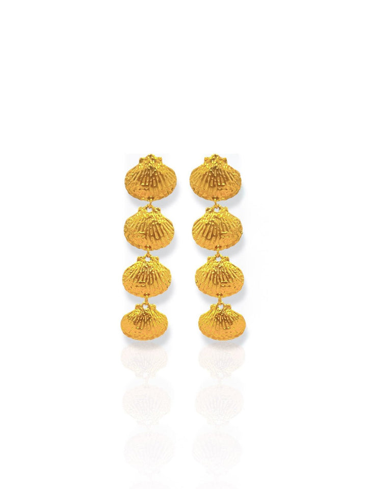 Pendientes cascada conchas doradas