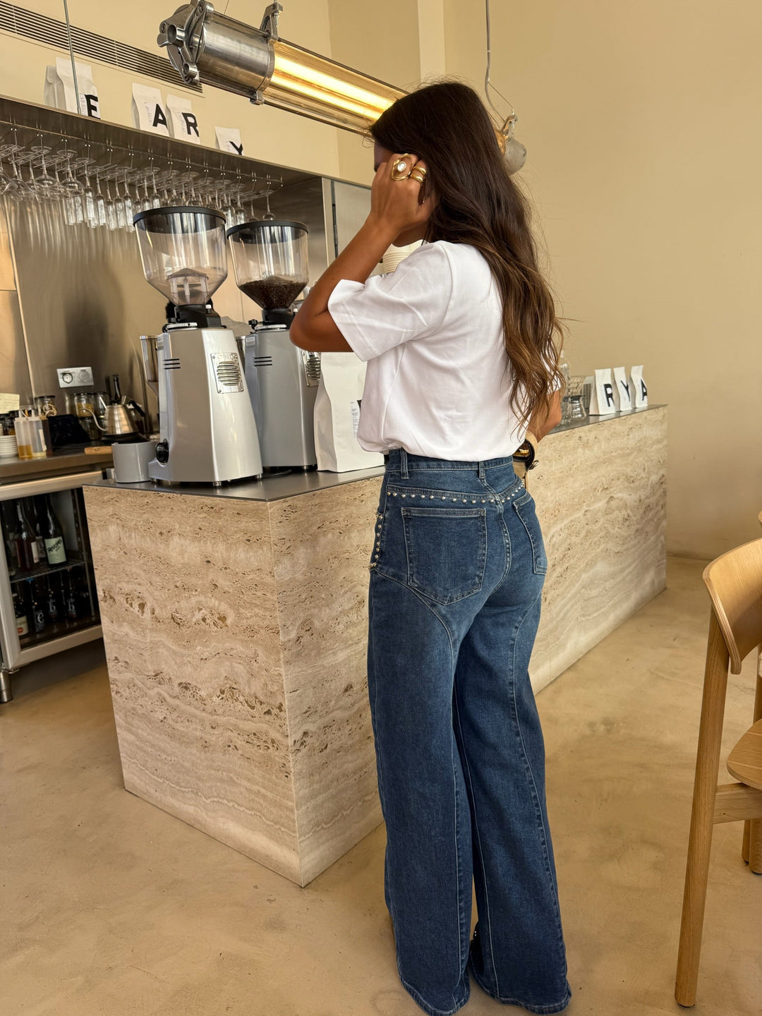 Vaqueros de denim de pierna ancha con tachuelas