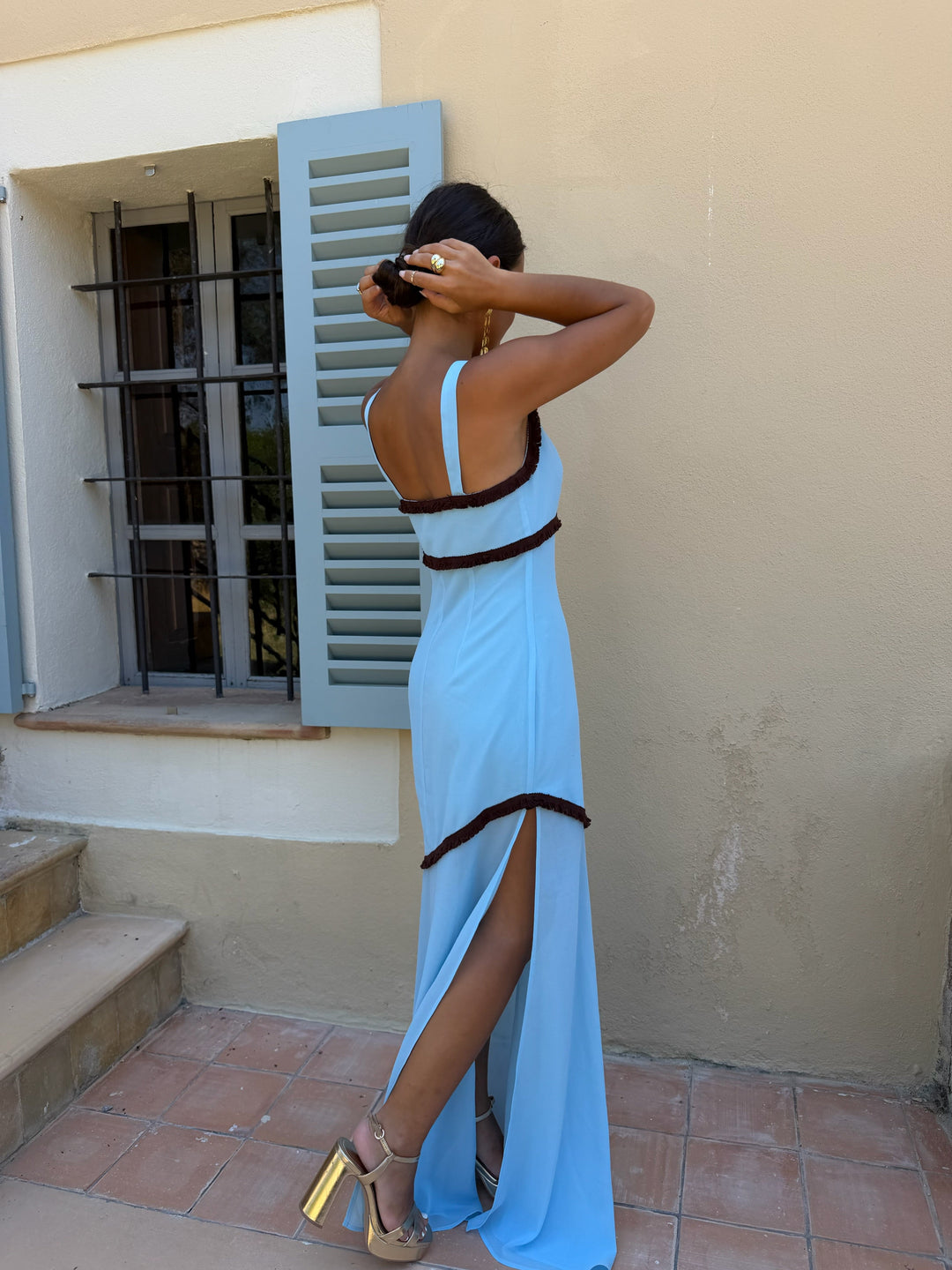 Sansa / Vestido azul con detalles marrones