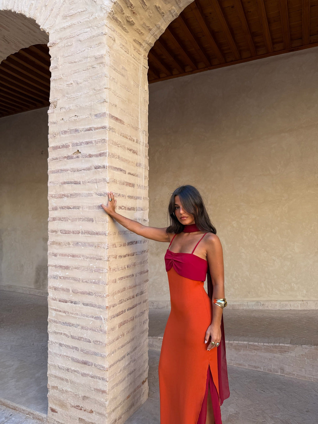 Zahara / Vestido en naranja y rojo