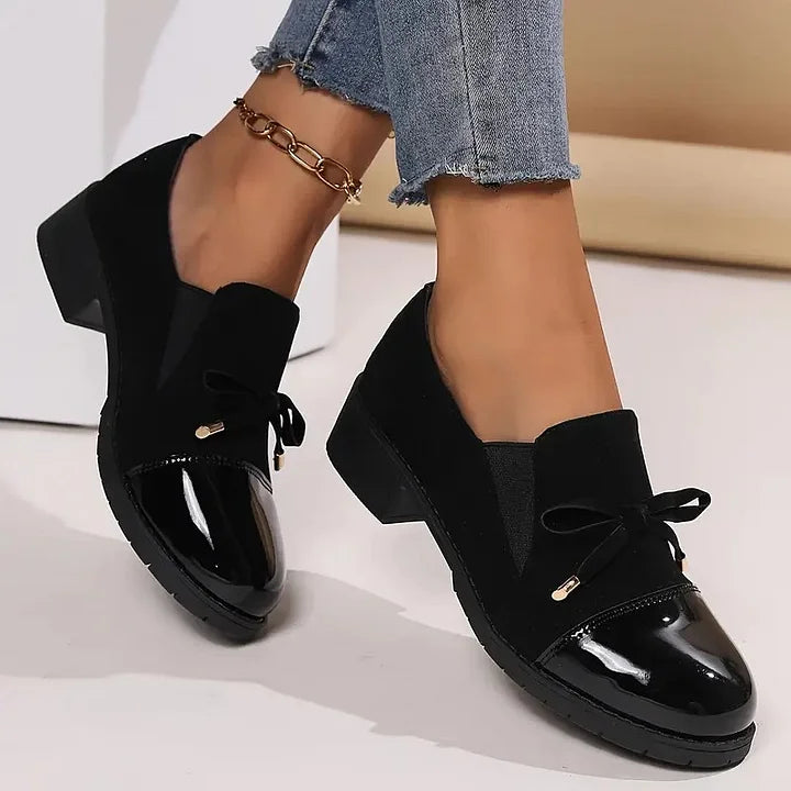 Marvina - Mocasines Elegantes Con Punta Redonda y Lazo Decorativo