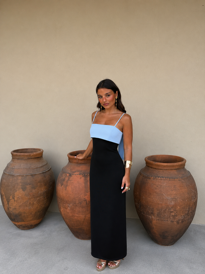 Joanna / Vestido en negro y azul