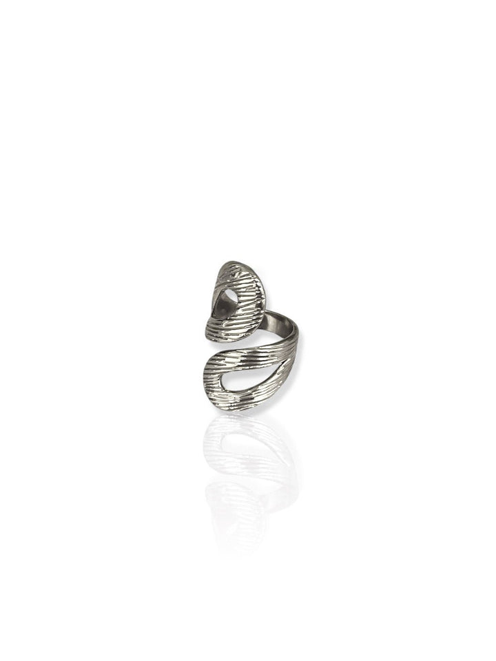 Anillo pétalos entrelazado plateado