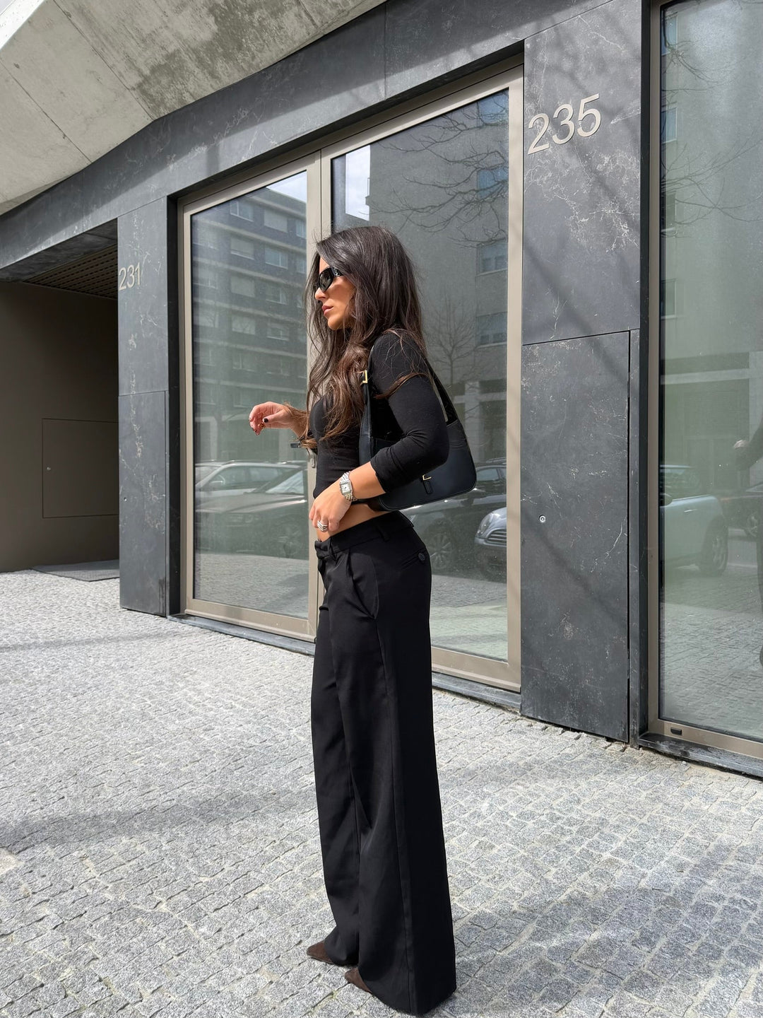 Pantalones de tiro bajo Carolyn en negro