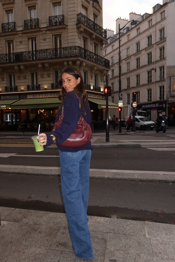 Pantalones azules a rayas