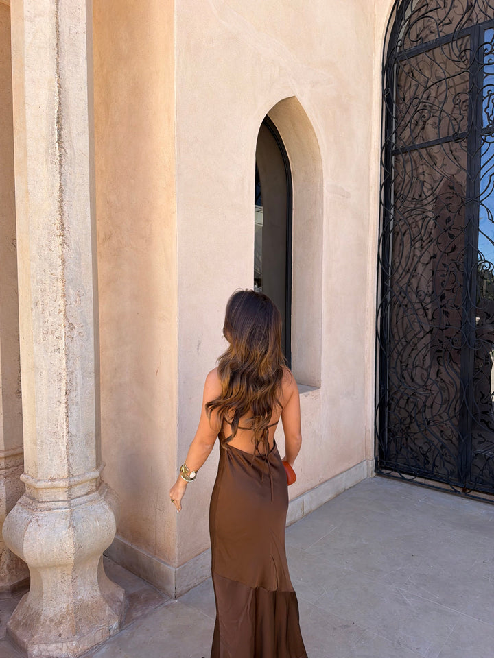 Denia / Vestido en marrón
