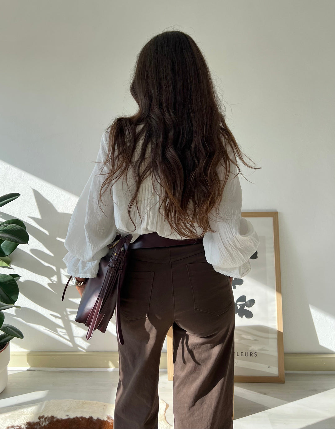 Pantalones anchos con tachuelas marrones