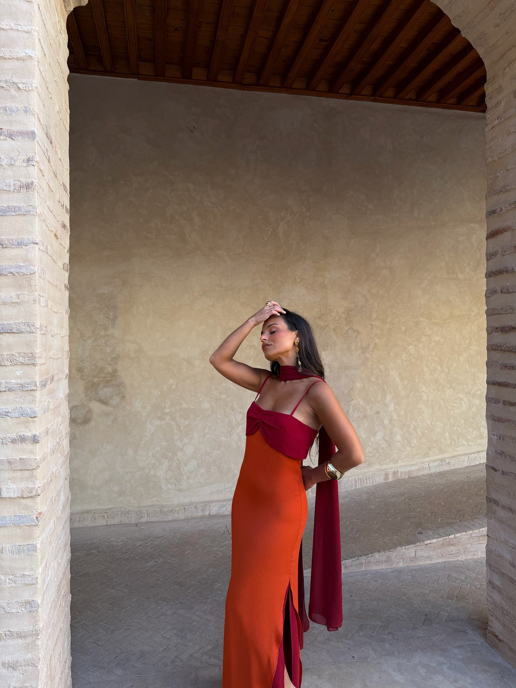Zahara / Vestido en naranja y rojo