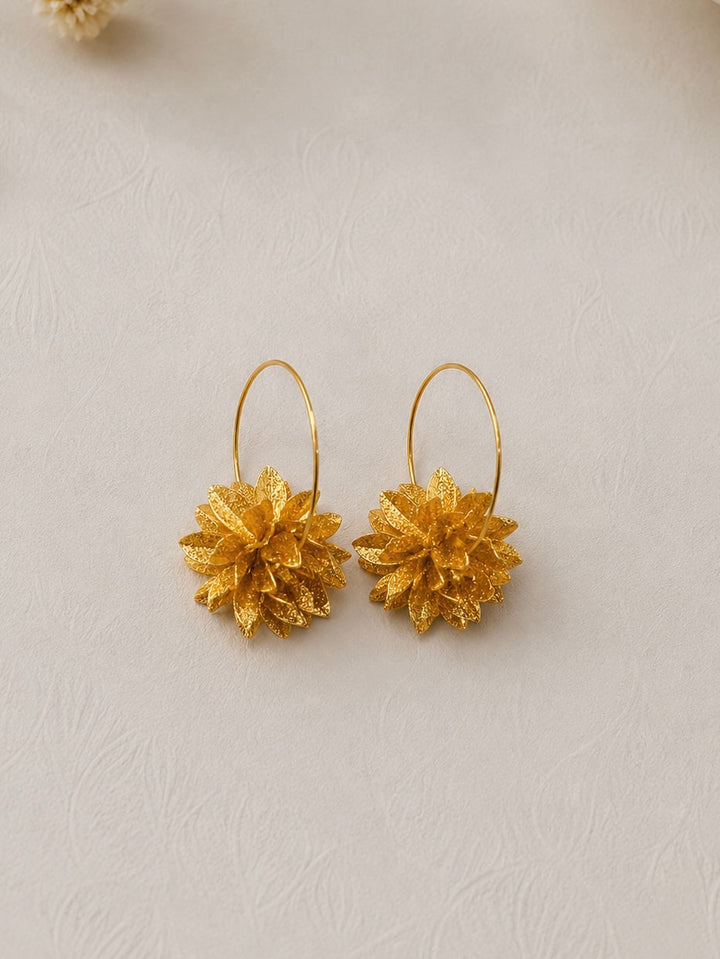 Pendientes flor dorado