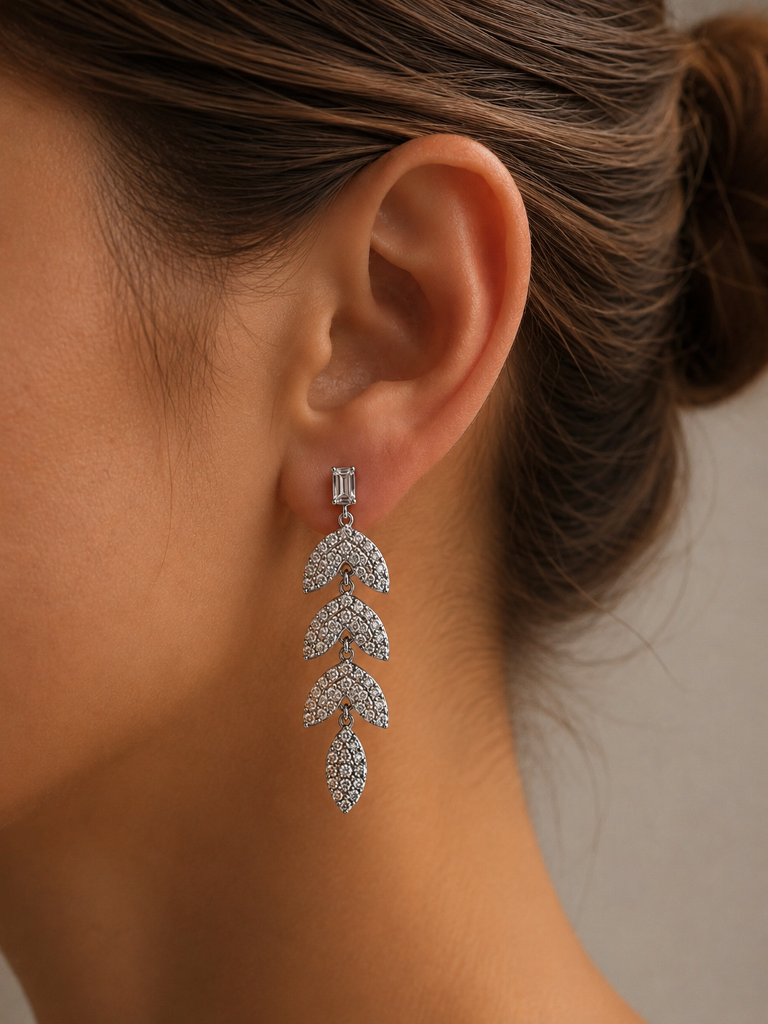 Pendientes hojas brillantes plateados