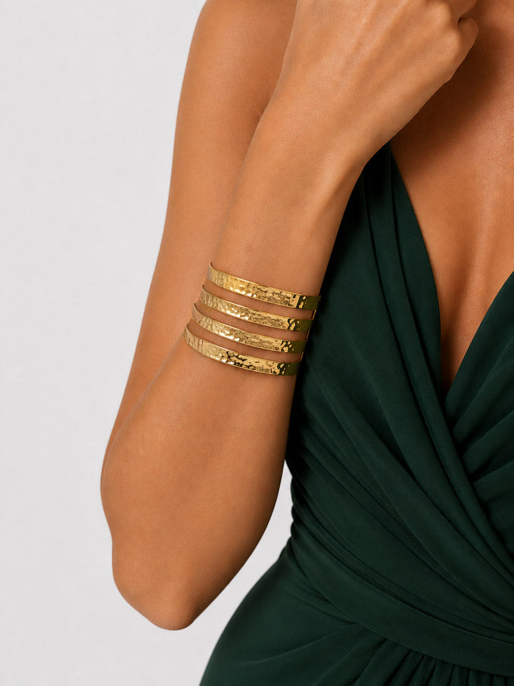 Brazalete bandas picadas dorado