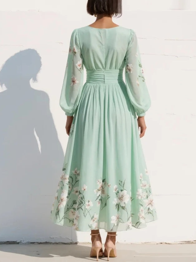 Coral / Vestido con estilo floral con escote