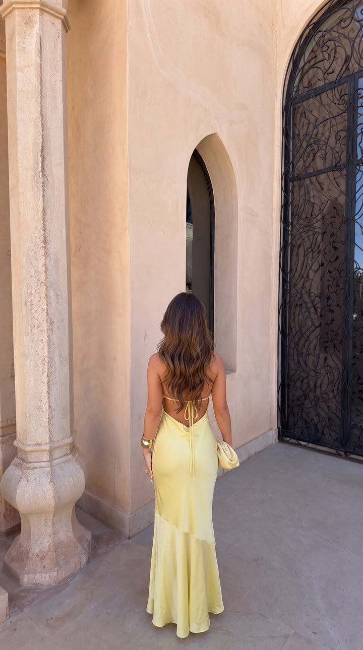 Alicante / Vestido en amarillo