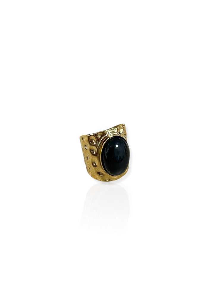 Anillo dorado piedra negra