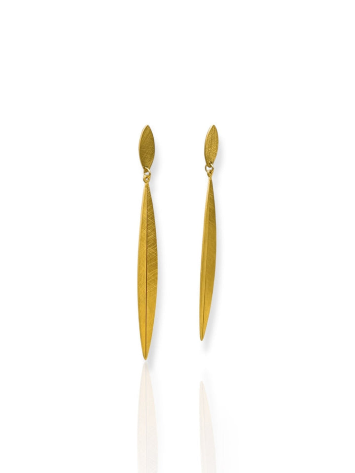 Pendientes largos relieve dorados